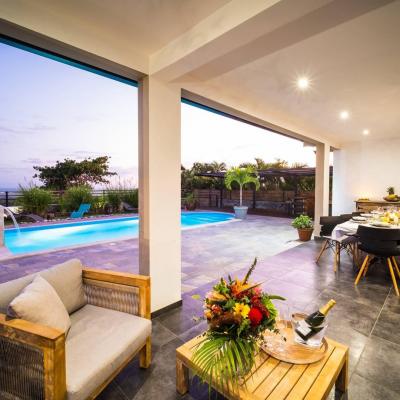 Vue piscine de la terrasse maison à louer ile de la réunion