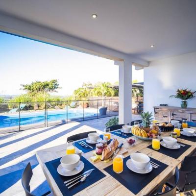 Vue de la salle a manger de la location villa sylbria île de la réunion